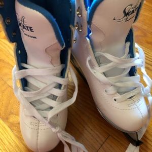 Soft skates by Jackson